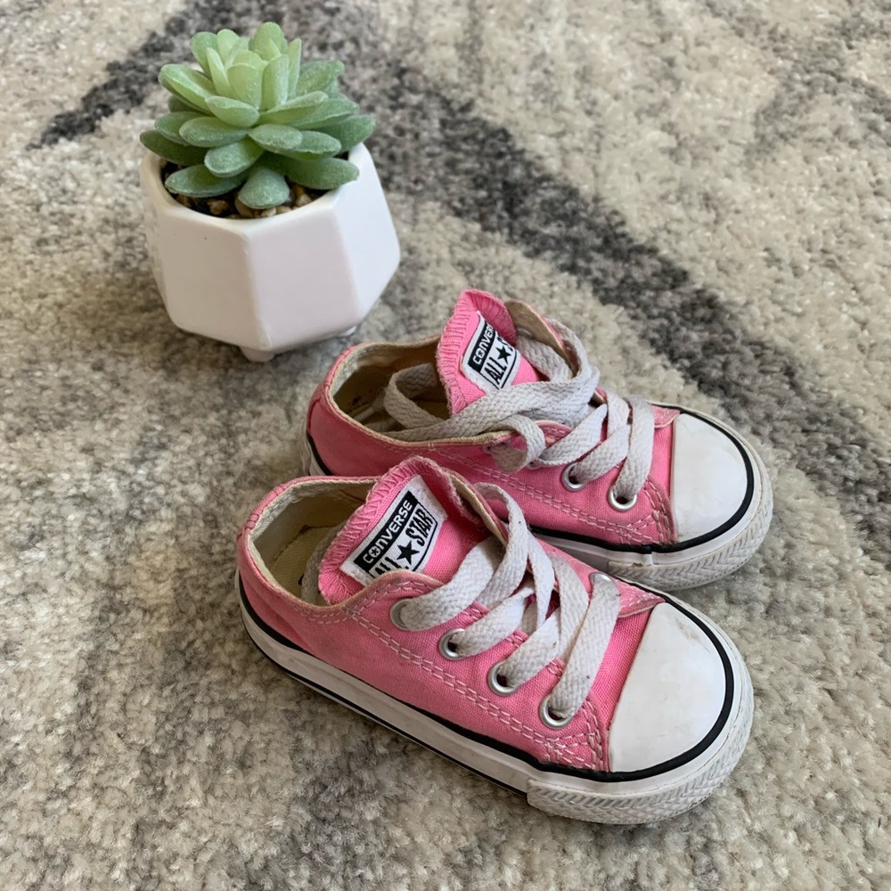 Pink converse